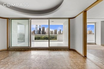 Rockefeller Apartment Sells in a New York Minute