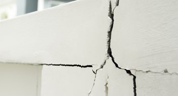 Q&A: Garage Needs Repairs Home problem, building problem wall cracked need to repair hurry up