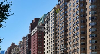 New Laws Move NYC Away from Sidewalk Sheds Manhattan, apartment buildings on Park Avenue