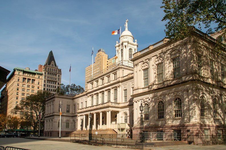 Facade of the iconic government building in City Hall Park. Photo from Park Row. 2019.